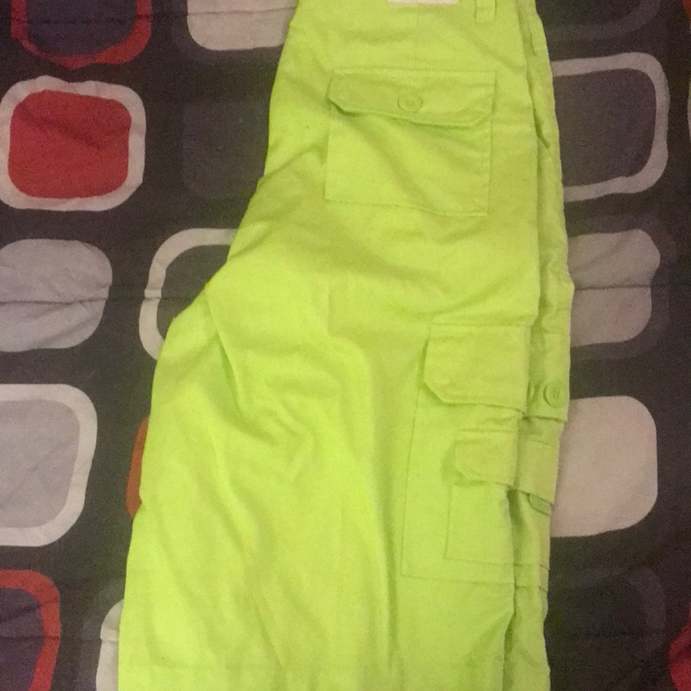 Shorts - Picture 3 of 4